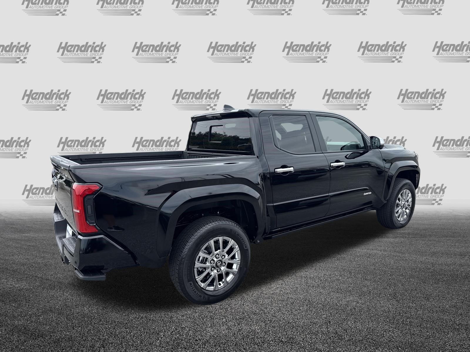 Used 2024 Toyota Tacoma Limited w/ Limited Package (LT) AWD/4WD image 10
