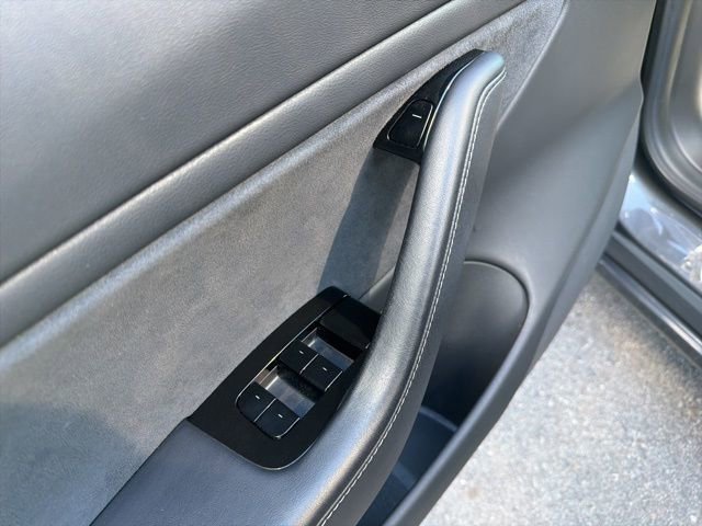 Used 2018 Tesla Model 3 Mid Range RWD image 21