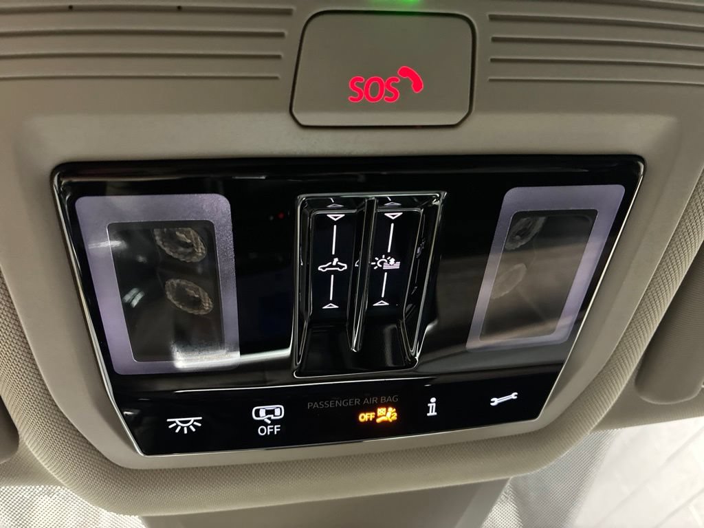 Used 2025 Volkswagen Atlas SEL Premium R-Line AWD/4WD image 21