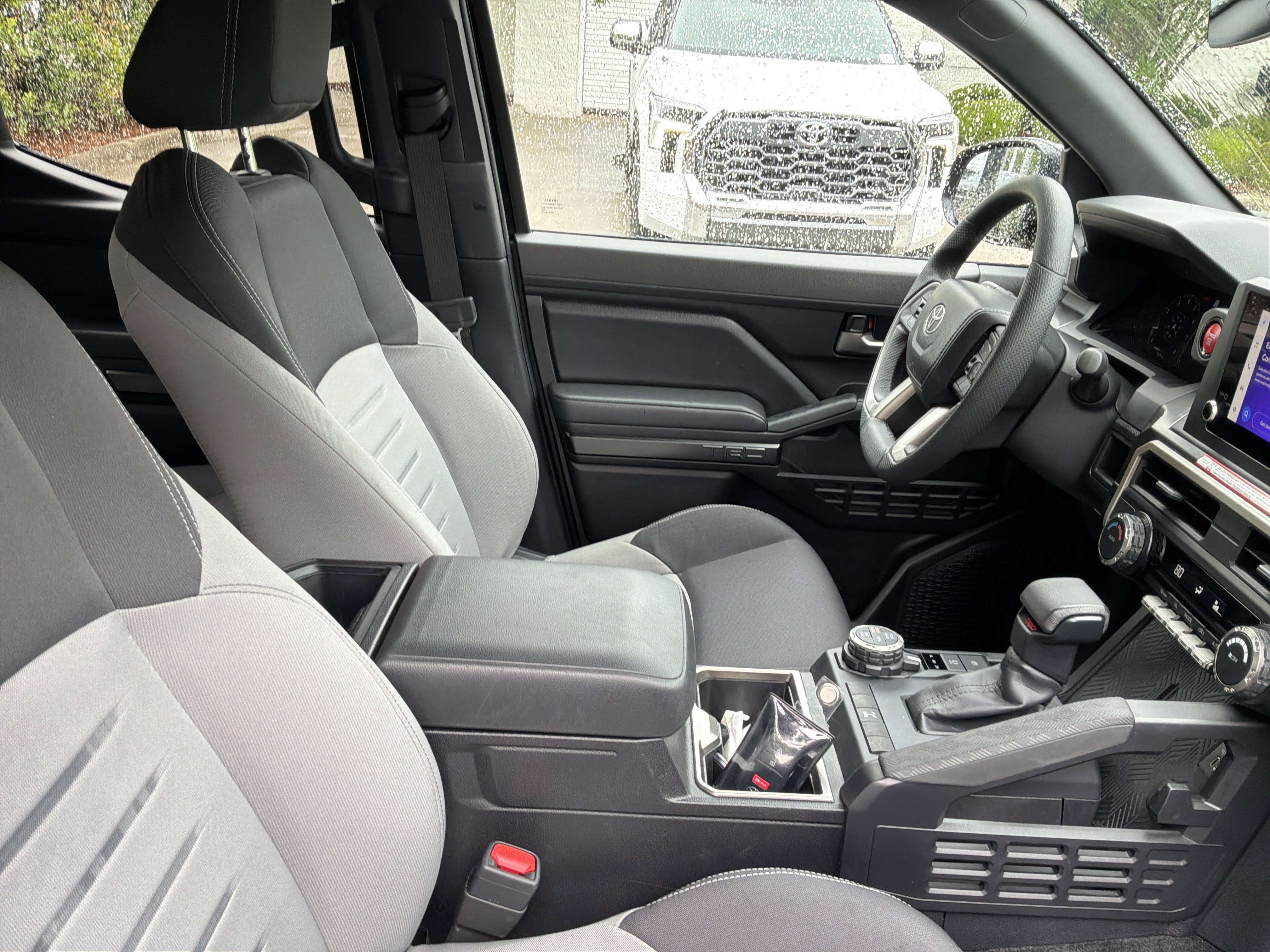 Used 2025 Toyota Tacoma TRD Off-Road AWD/4WD image 32