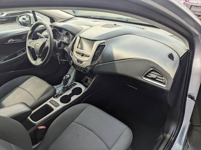 Used 2018 Chevrolet Cruze LS FWD image 17