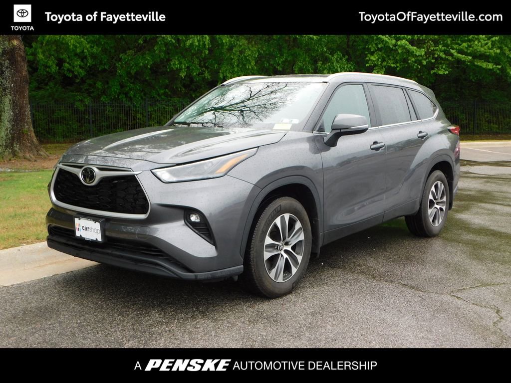 Used 2023 Toyota Highlander XLE AWD/4WD image 1