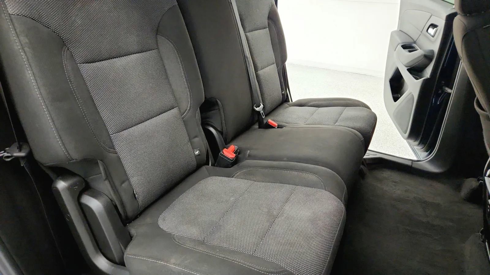 Used 2023 Chevrolet Traverse LT image 31