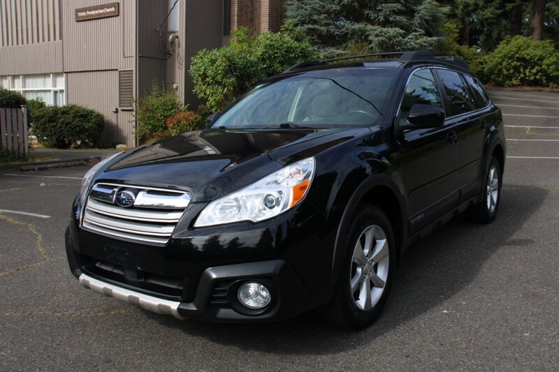 Used 2014 Subaru Outback 2.5i Limited w/ Moonroof Package