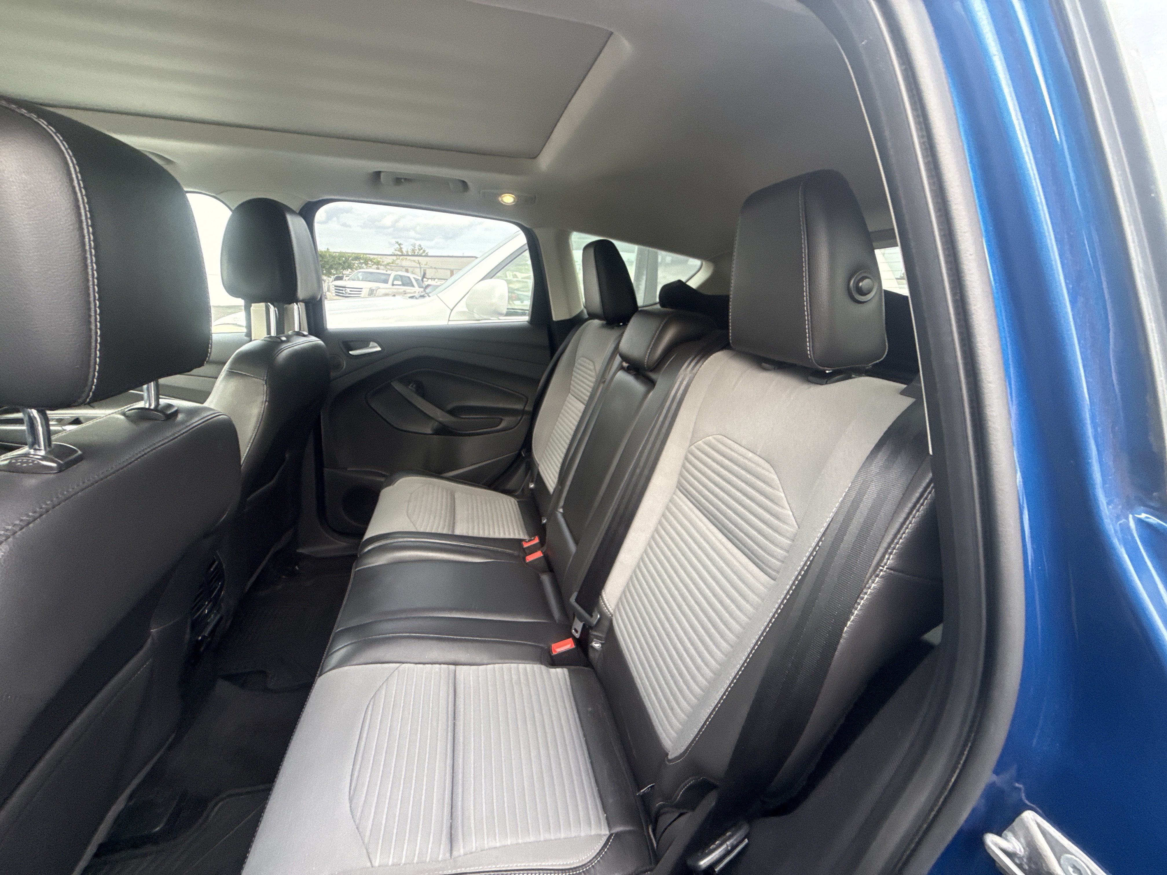 Used 2017 Ford Escape Titanium w/ Canadian Touring Package AWD/4WD image 9
