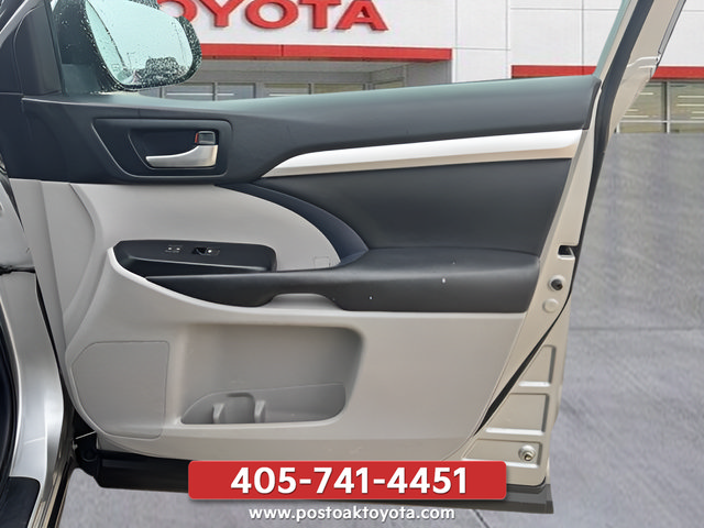 Used 2019 Toyota Highlander XLE w/ Protection Package #3 AWD/4WD image 17