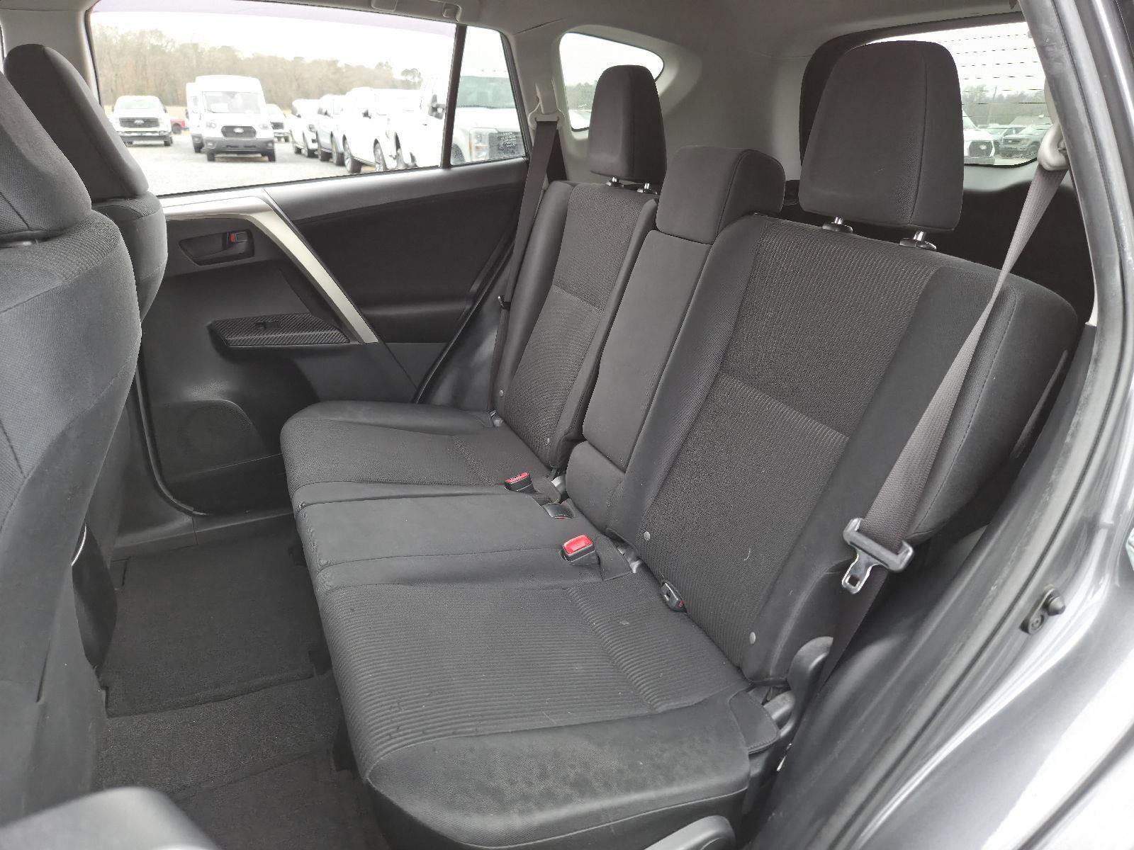 Used 2015 Toyota RAV4 LE image 11