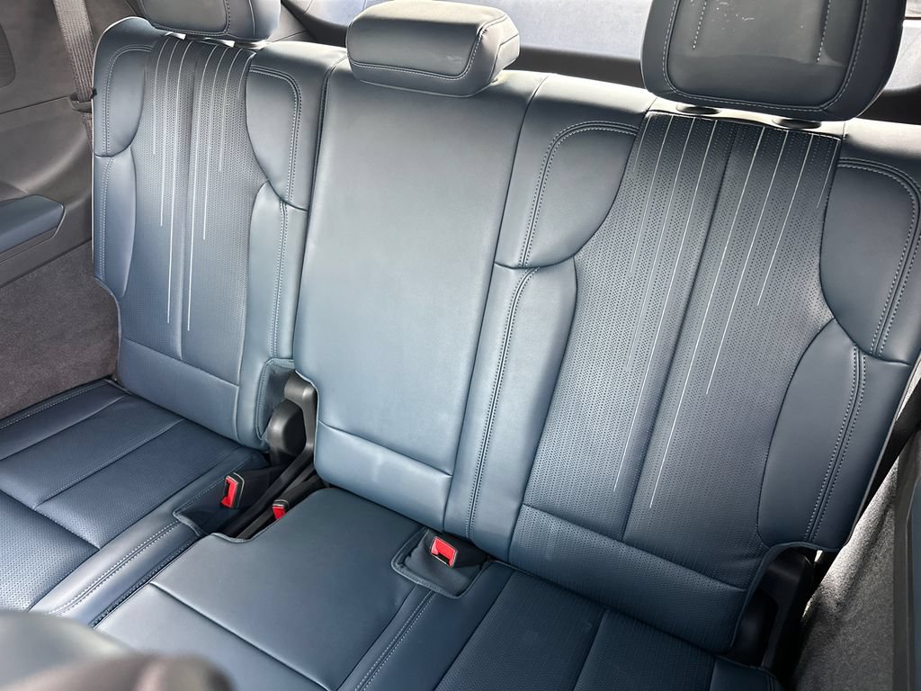 Certified 2025 Cadillac Escalade IQ Luxury 2 AWD/4WD image 21