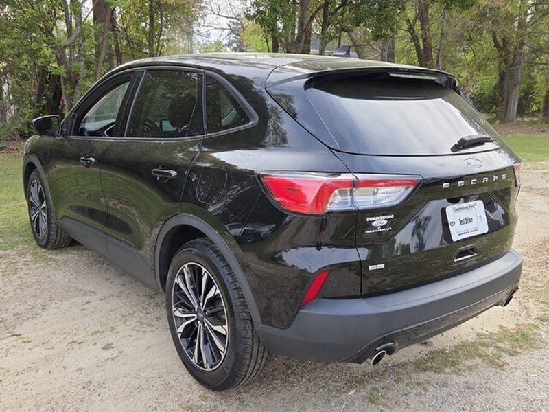 Certified 2021 Ford Escape SE w/ SE Sport Appearance Package FWD image 11