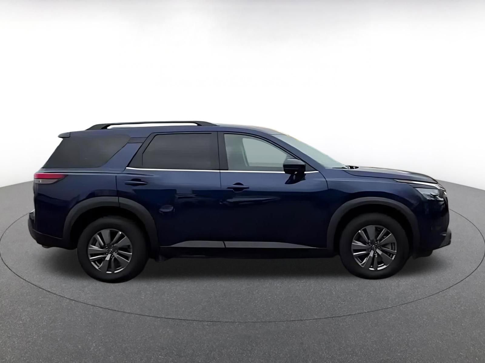 Used 2025 Nissan Pathfinder SV AWD/4WD image 8