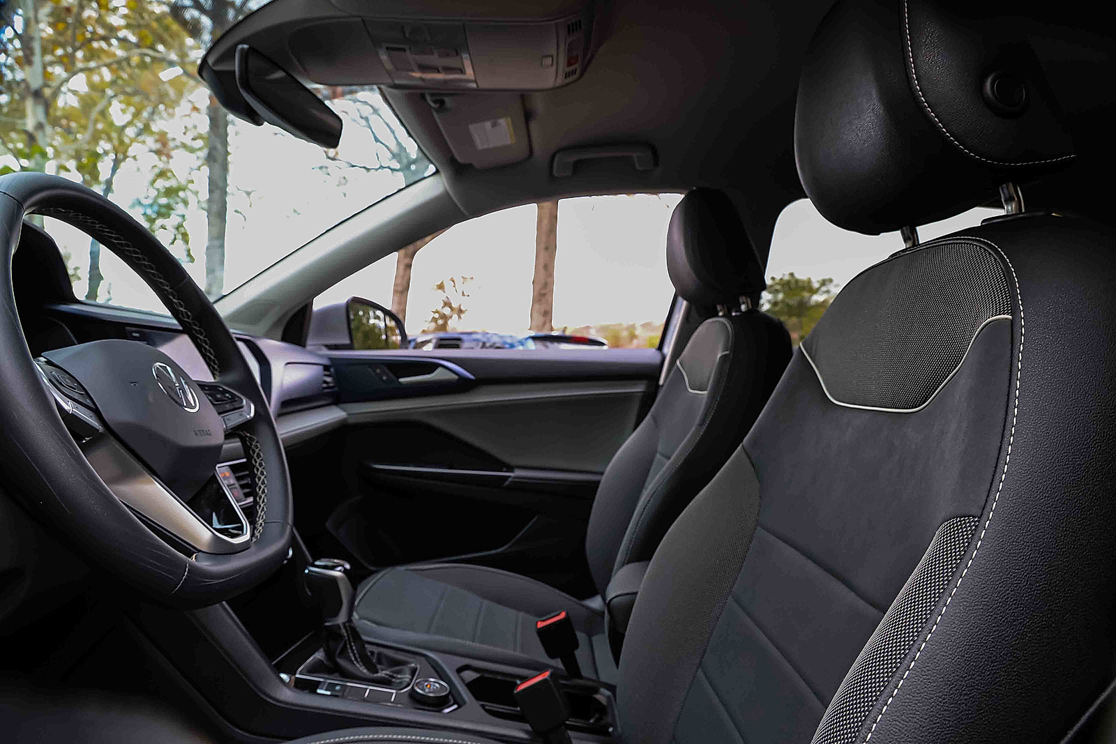 Used 2024 Volkswagen Taos SE image 8