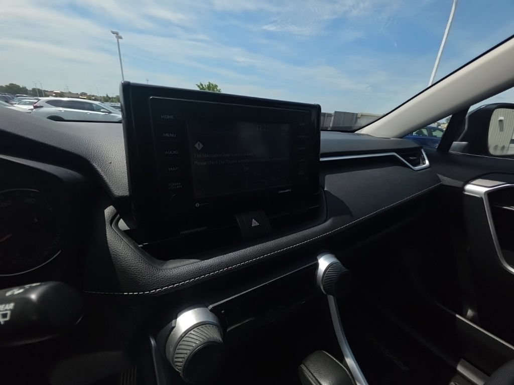 Used 2021 Toyota RAV4 LE FWD image 20