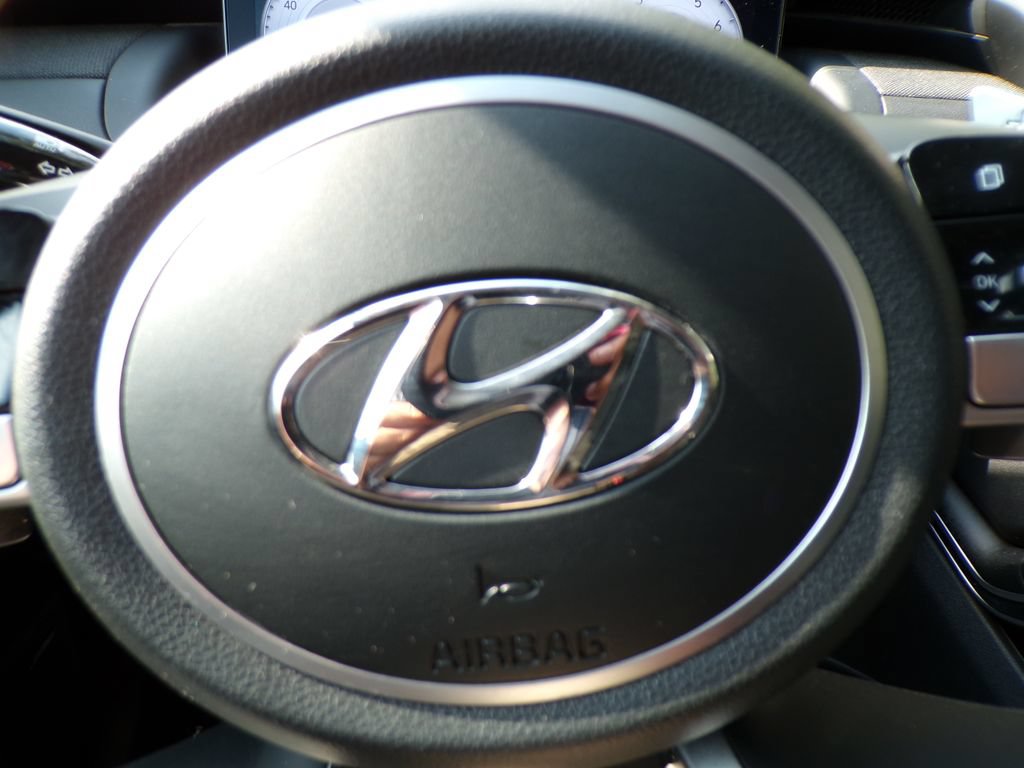 Certified 2024 Hyundai Tucson Limited AWD/4WD image 31