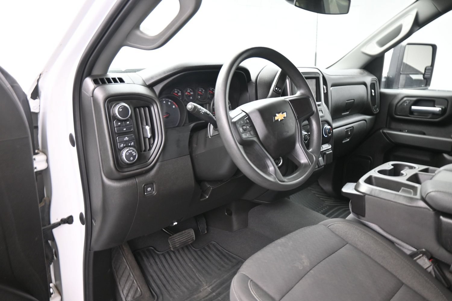 Used 2024 Chevrolet Silverado 2500 Custom w/ Custom Convenience Package AWD/4WD image 12