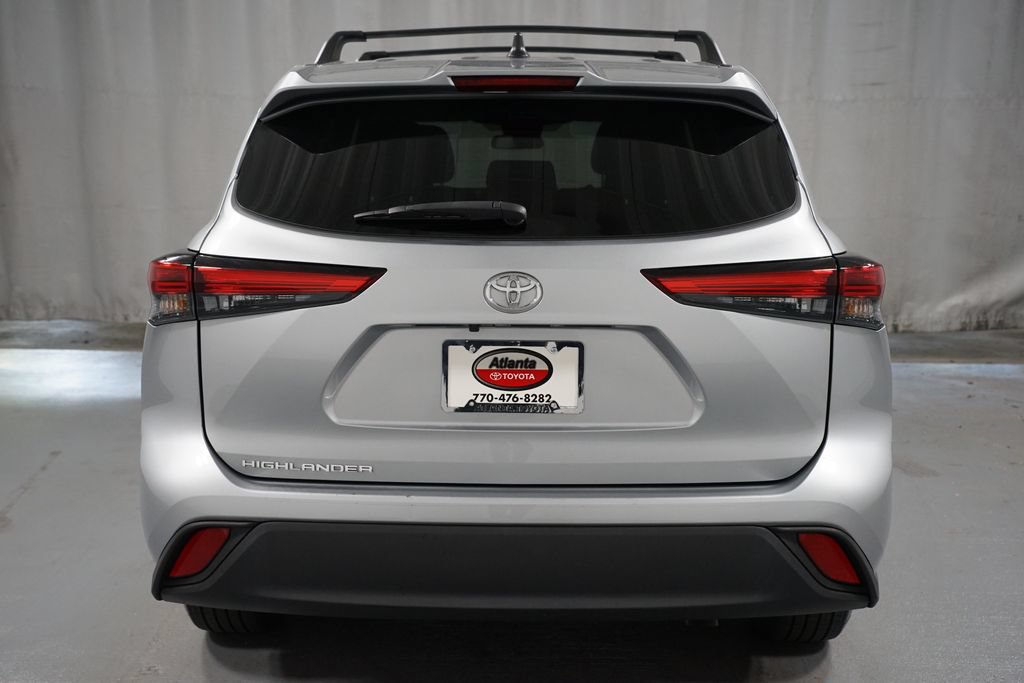 Used 2023 Toyota Highlander L FWD image 7
