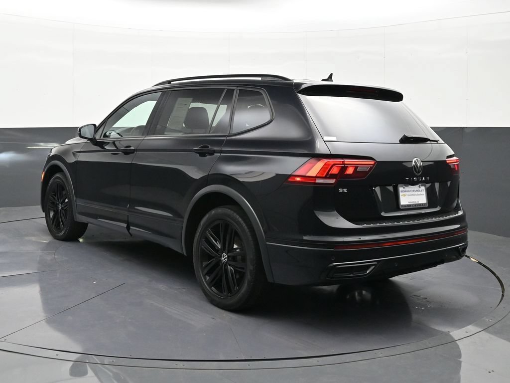 Used 2022 Volkswagen Tiguan SE R-Line FWD image 3