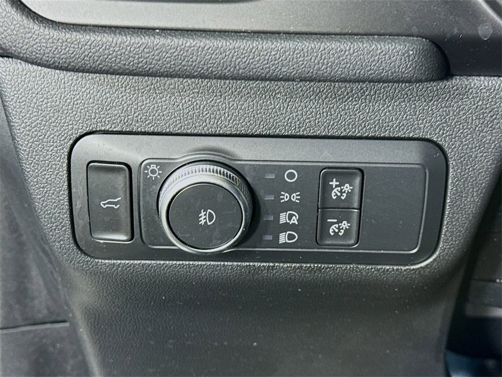 Used 2020 Ford Escape Titanium image 19