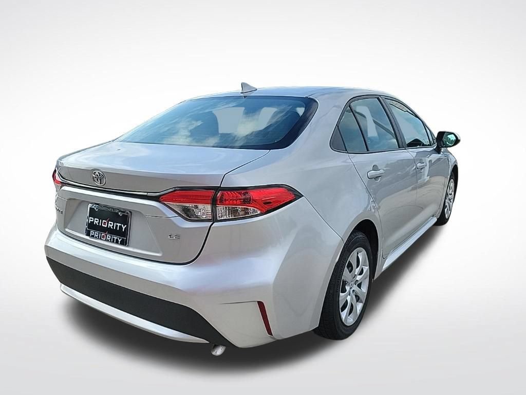 Used 2022 Toyota Corolla LE FWD image 5
