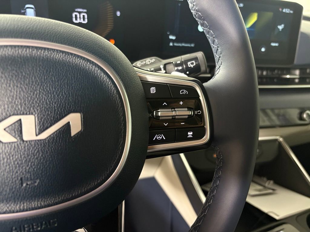 New 2026 Kia Carnival EX image 21