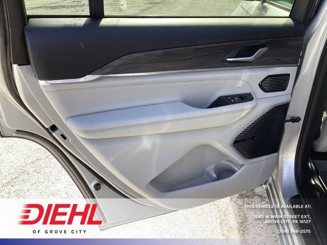 Used 2021 Jeep Grand Cherokee L Overland image 12