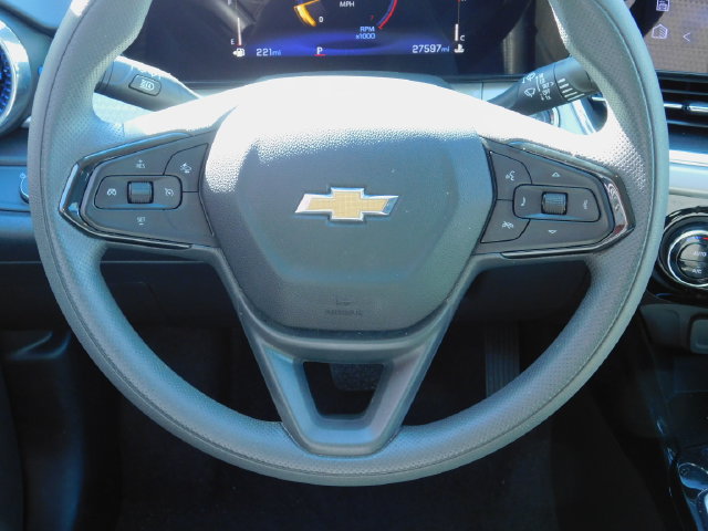 Used 2026 Chevrolet Trax LT FWD image 18