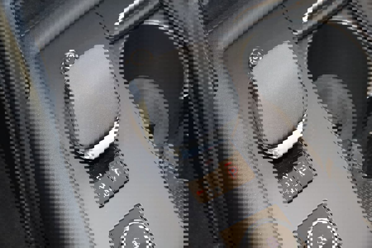 Used 2023 Land Rover Discovery S R-Dynamic image 7