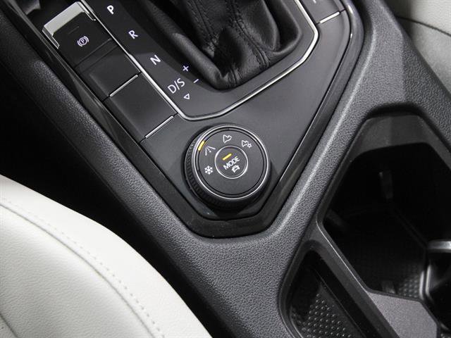 Certified 2019 Volkswagen Tiguan SEL image 16