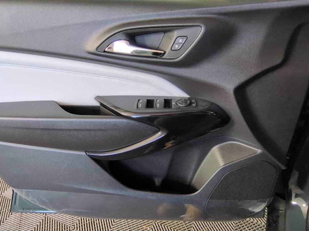 New 2026 Chevrolet Trax LT w/ Driver Confidence Package FWD image 20