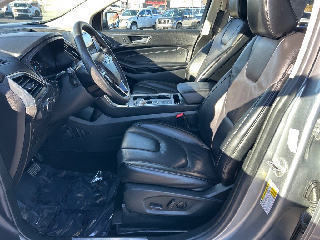 Used 2022 Ford Edge Titanium image 6