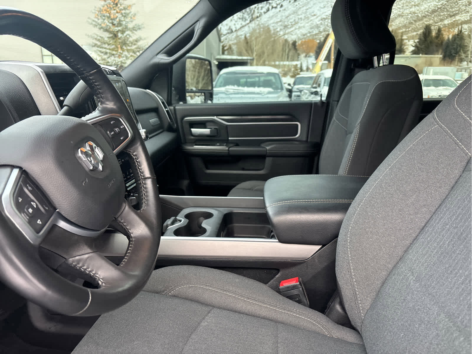 Used 2024 RAM 2500 Big Horn w/ Sport Appearance Package image 21