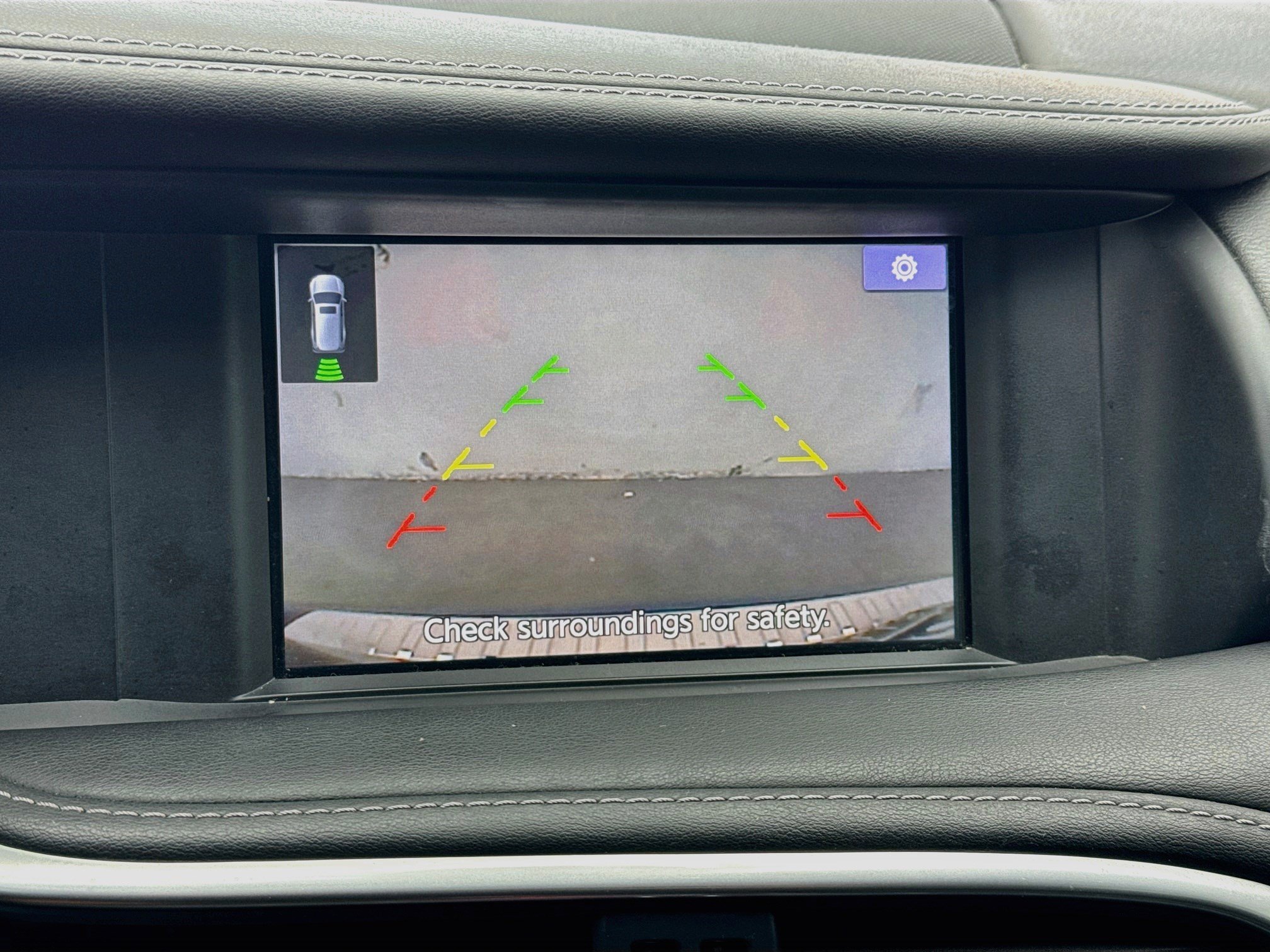 Used 2018 INFINITI QX30 Premium w/ Navigation Package FWD image 10