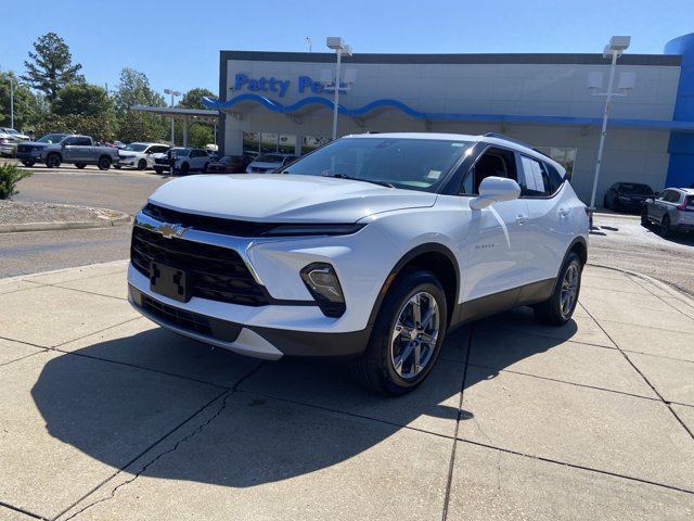 Used 2024 Chevrolet Blazer LT w/ Convenience Package FWD image 4