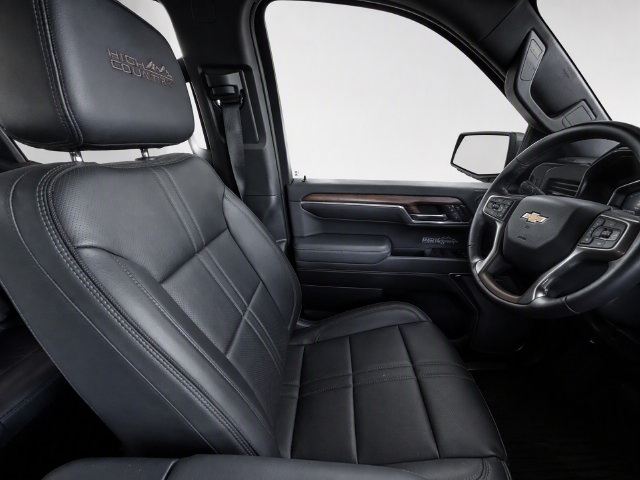 Used 2022 Chevrolet Silverado 1500 High Country w/ High Country Premium Package AWD/4WD image 10
