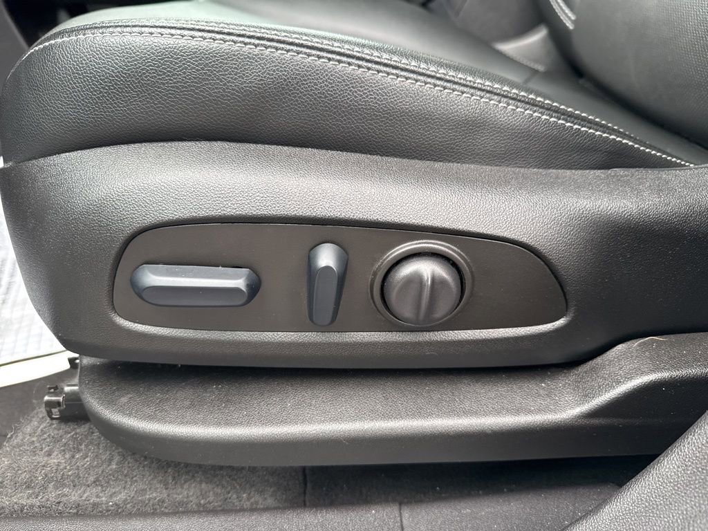 Used 2024 GMC Terrain SLT image 18