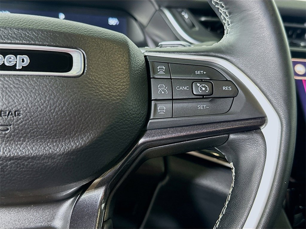 Used 2022 Jeep Grand Cherokee Altitude image 18