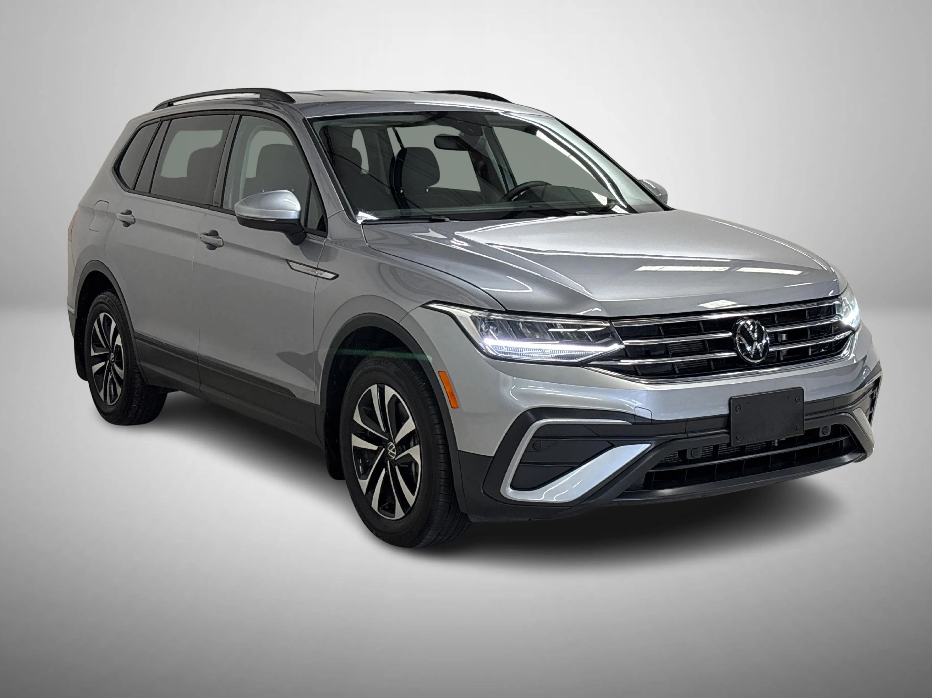 Used 2024 Volkswagen Tiguan S FWD image 3