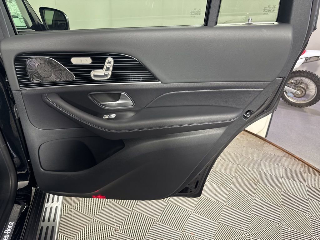 New 2026 Mercedes-Benz GLS 580 4MATIC image 19