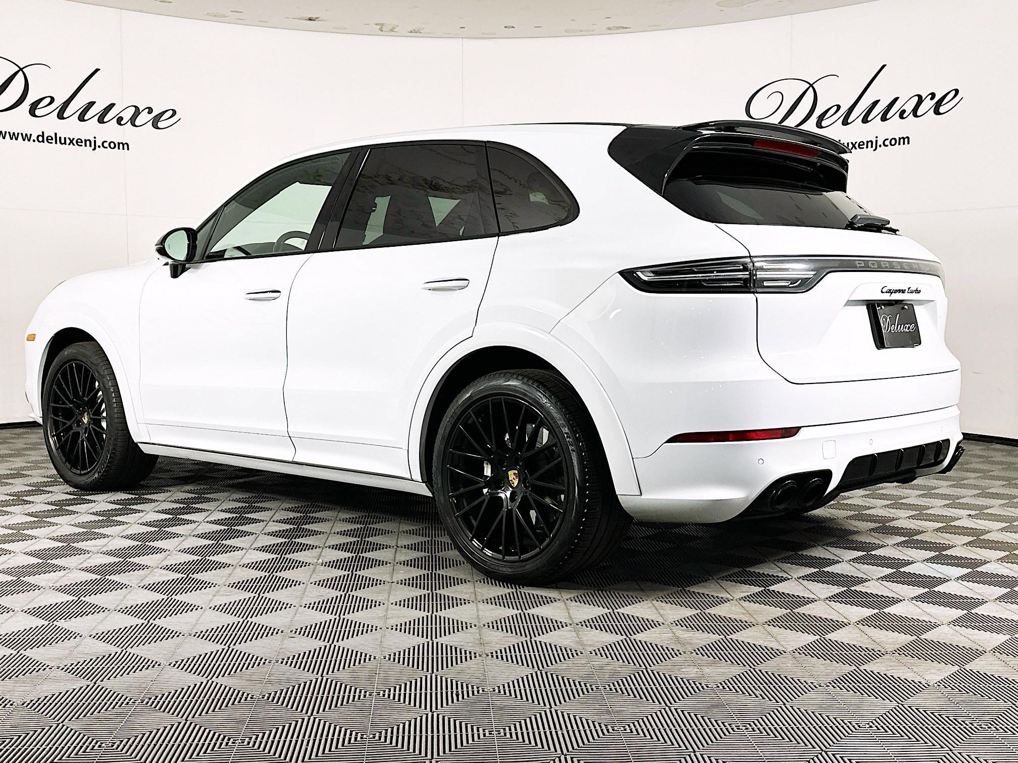 Used 2021 Porsche Cayenne Turbo image 4