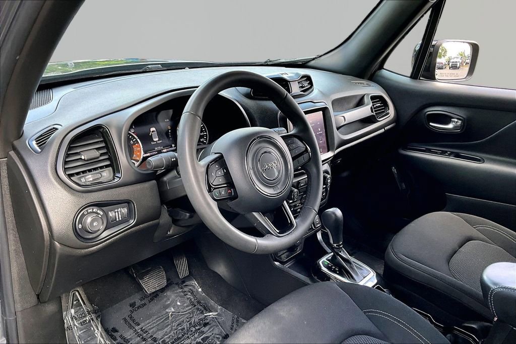 Used 2022 Jeep Renegade Altitude AWD/4WD image 12