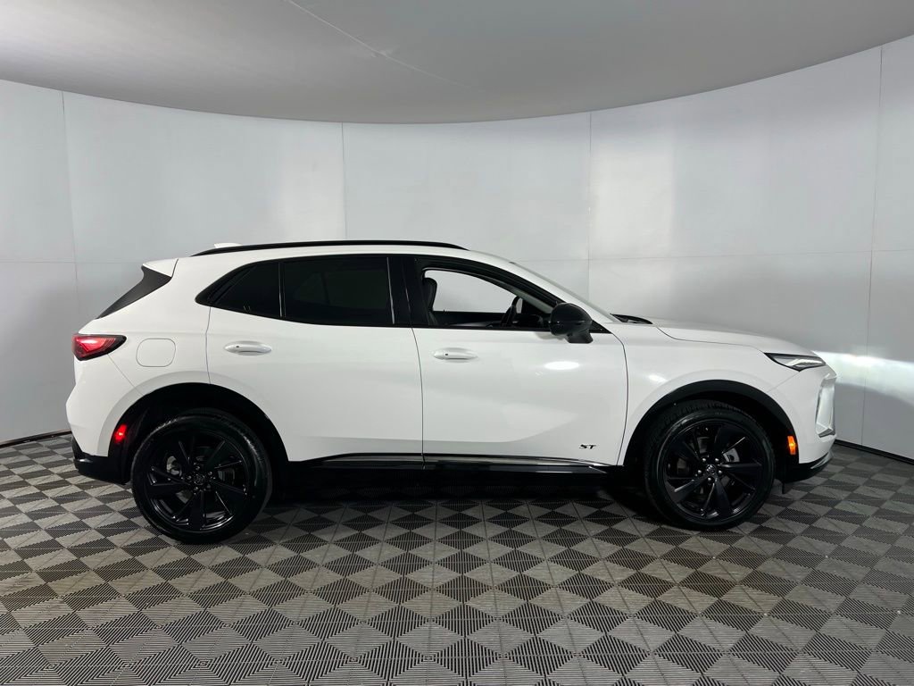 Used 2025 Buick Envision Sport Touring image 5