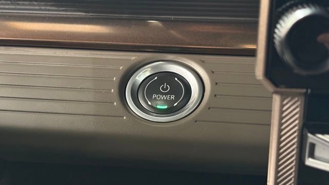 Used 2025 GMC Hummer EV 2X image 34