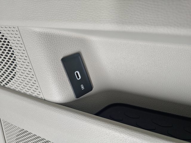 New 2025 Volkswagen ID. Buzz 1st Edition image 20