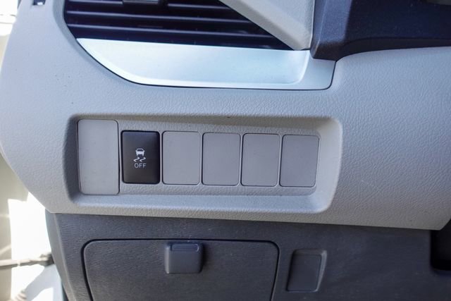 Used 2017 Toyota Sienna L FWD image 17