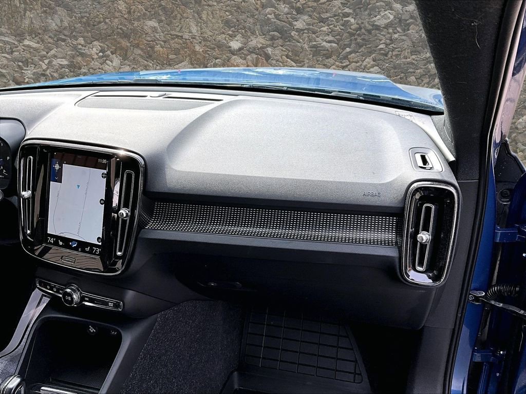 Used 2021 Volvo XC40 T5 R-Design w/ Climate Package image 15