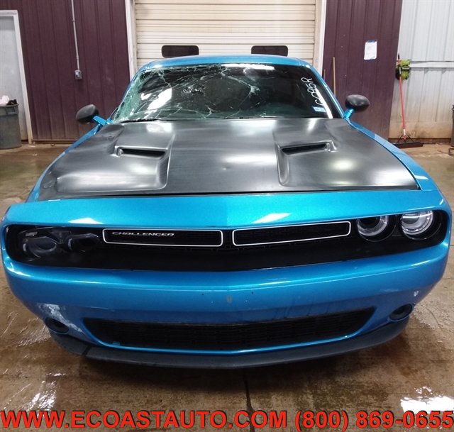 Used 2018 Dodge Challenger SXT RWD image 19