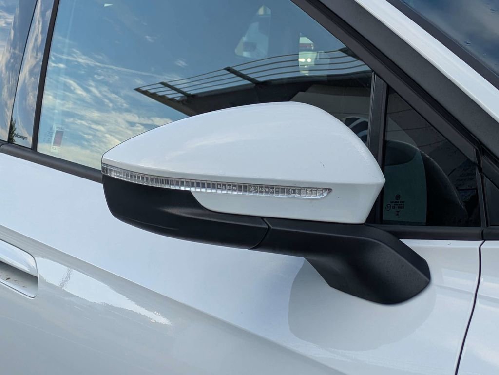 Certified 2023 Volkswagen ID.4 Pro image 12