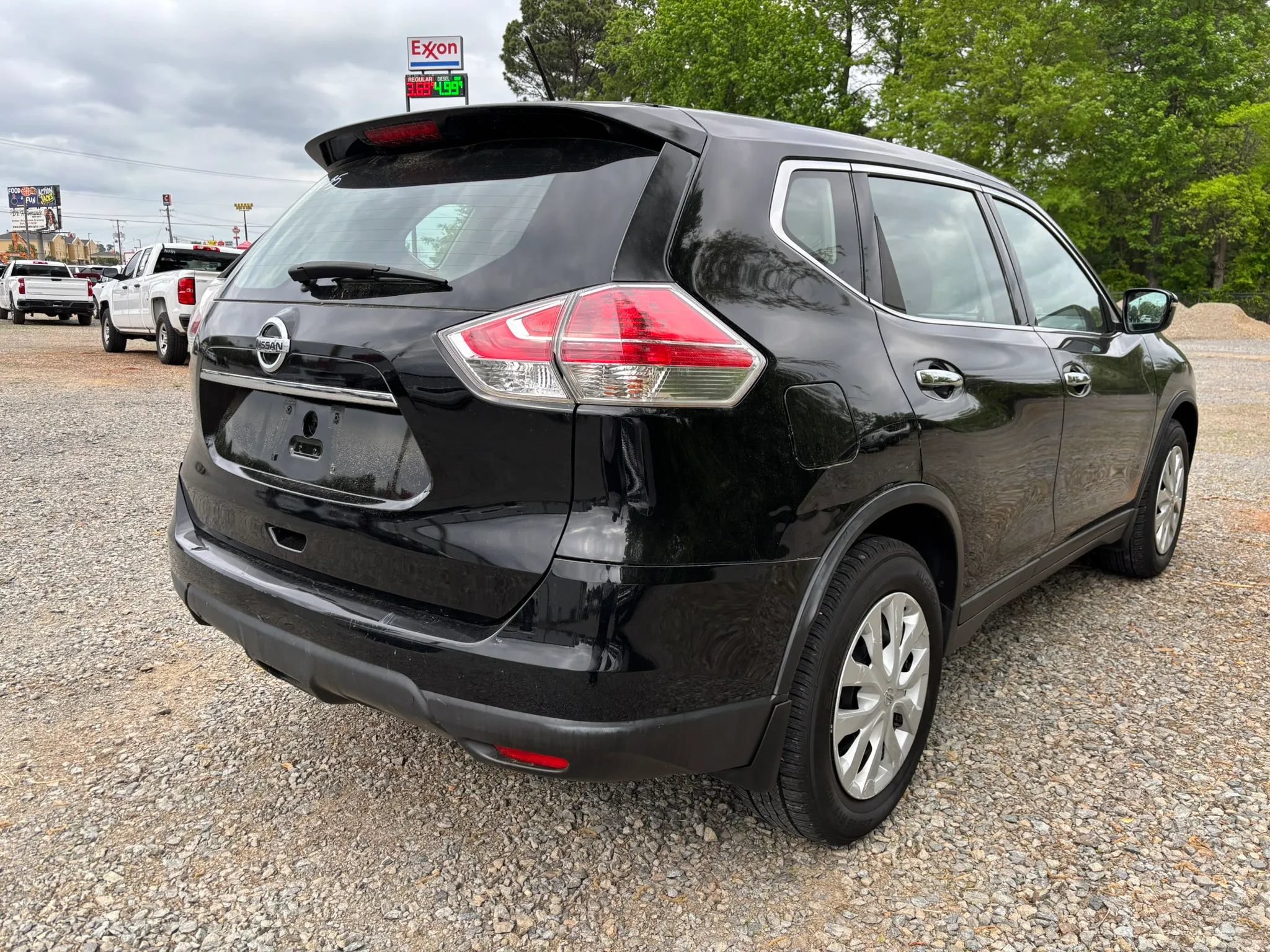 Used 2015 Nissan Rogue S FWD image 9