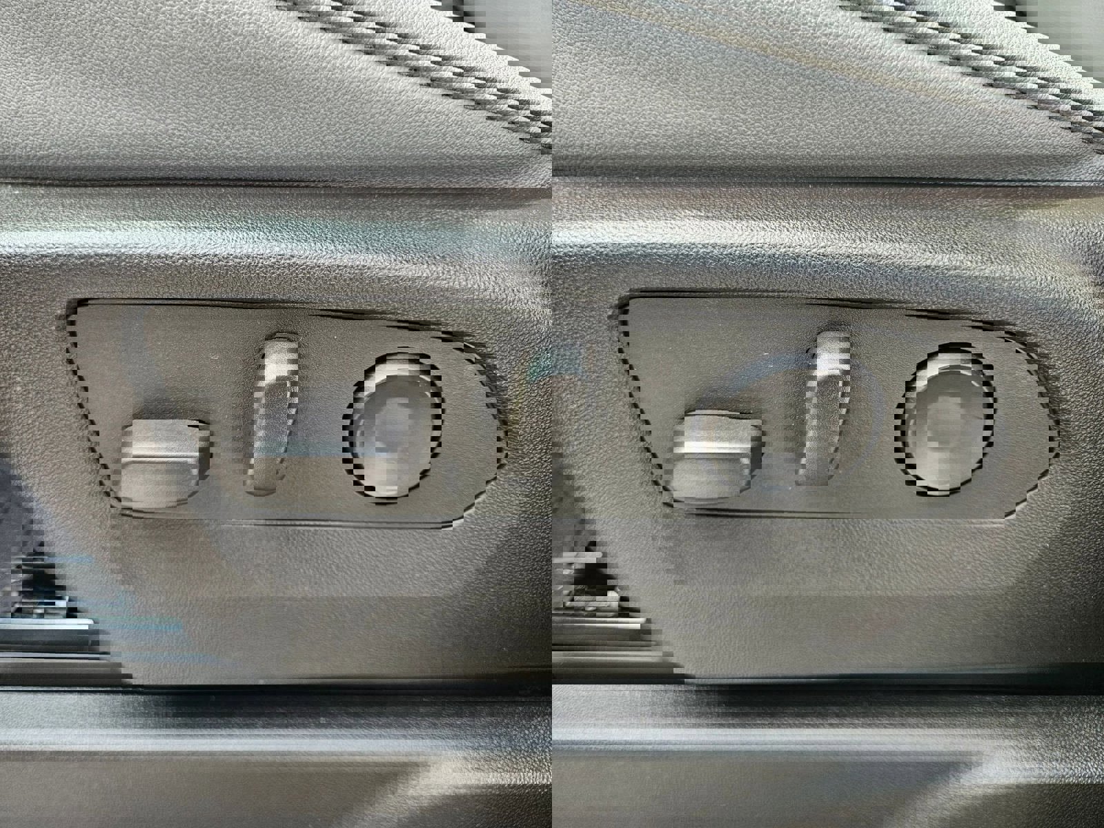 Used 2024 GMC Yukon SLT w/ SLT Luxury Package image 22