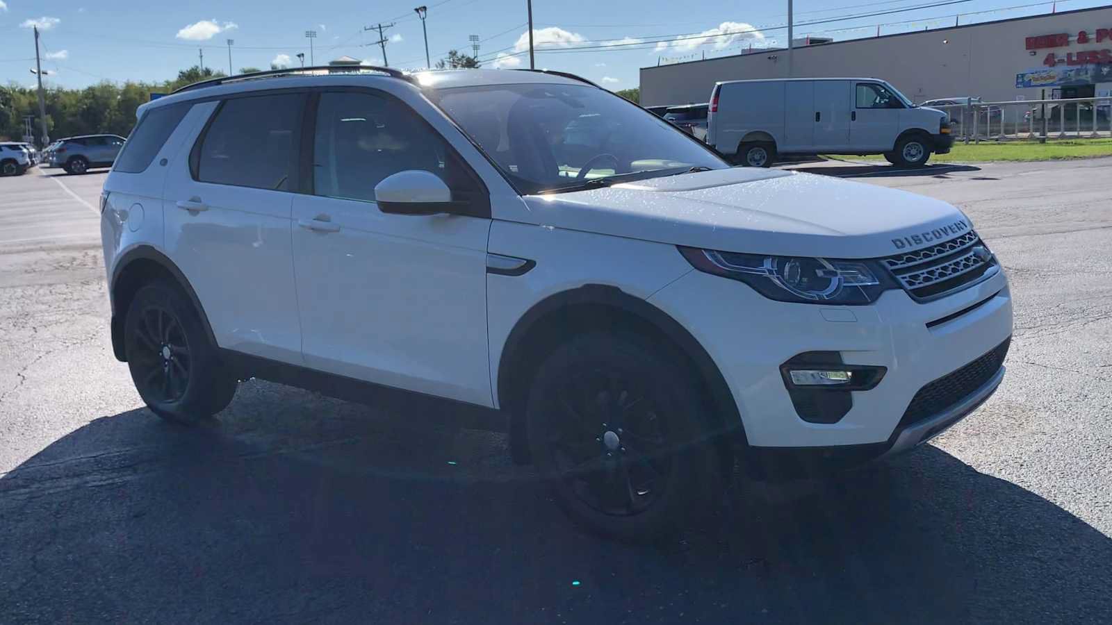 Used 2017 Land Rover Discovery Sport HSE AWD/4WD image 2