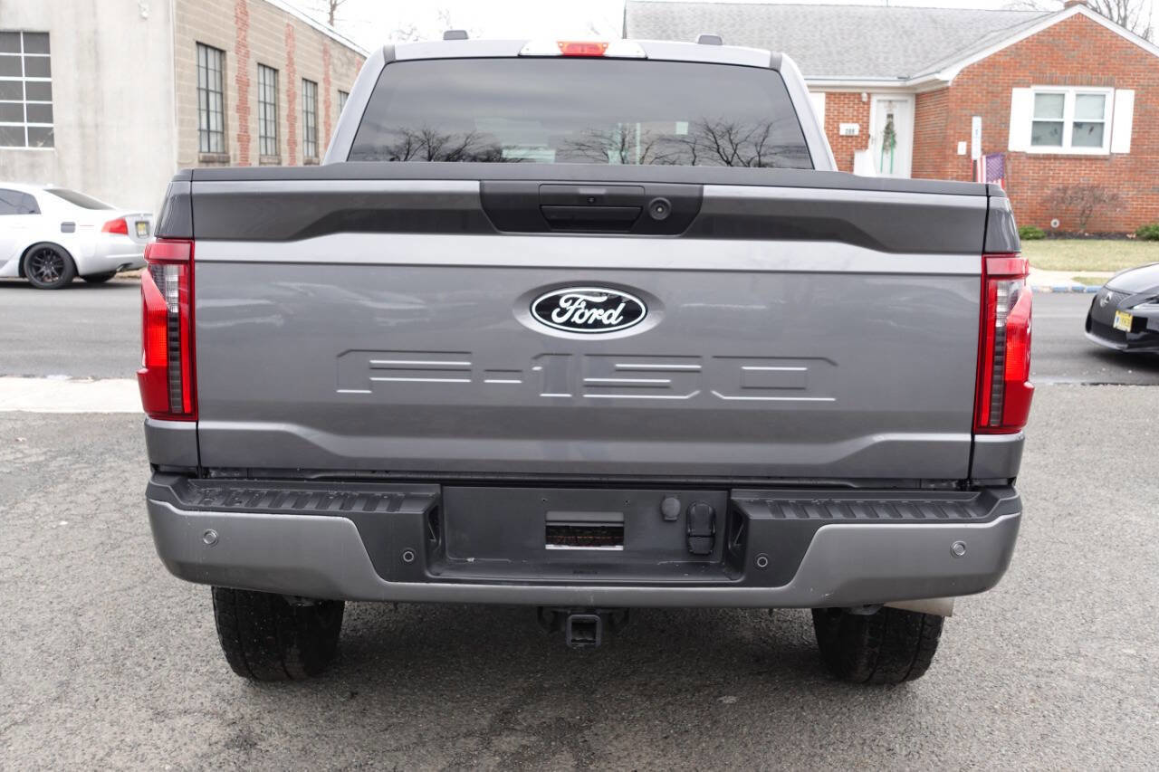 Used 2024 Ford F150 XLT w/ XLT Black Appearance Package image 8